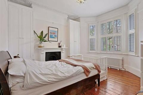 6a Avington Grove, London, SE20 8RY