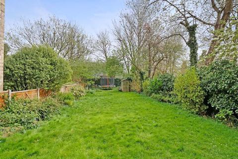 6a Avington Grove, London, SE20 8RY