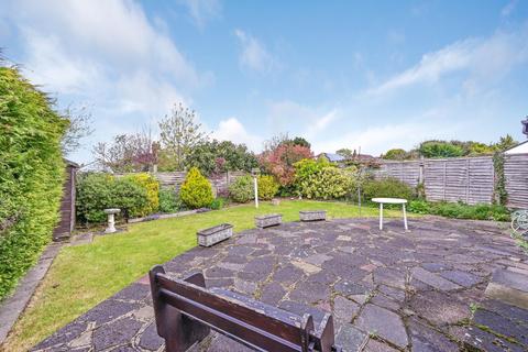 1d Moormead Drive, Epsom, KT19 0PX
