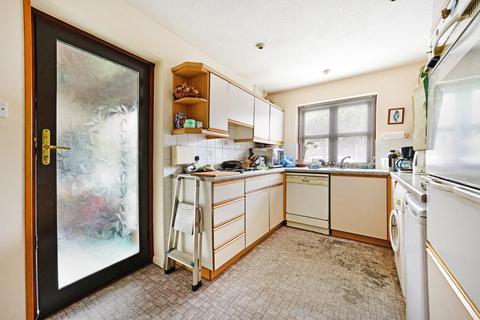 1d Moormead Drive, Epsom, KT19 0PX