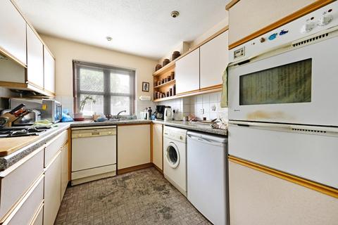 1d Moormead Drive, Epsom, KT19 0PX