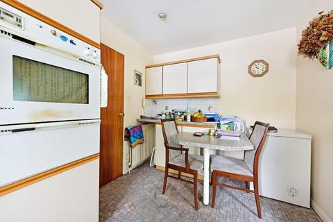 1d Moormead Drive, Epsom, KT19 0PX