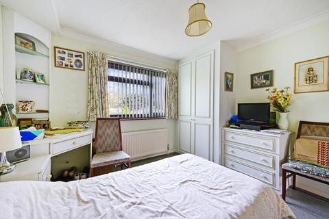 1d Moormead Drive, Epsom, KT19 0PX