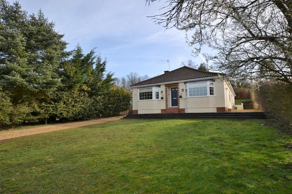 Hunstanton Road, Dersingham 4 bed detached bungalow £440,000
