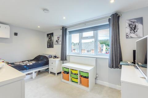 12 Welton Close, Tonbridge, TN9 2QX