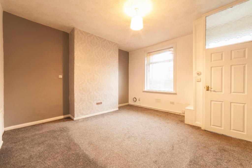 Milnrow Road, Shaw, OL2 2 bed terraced house £575 pcm (£133 pw)