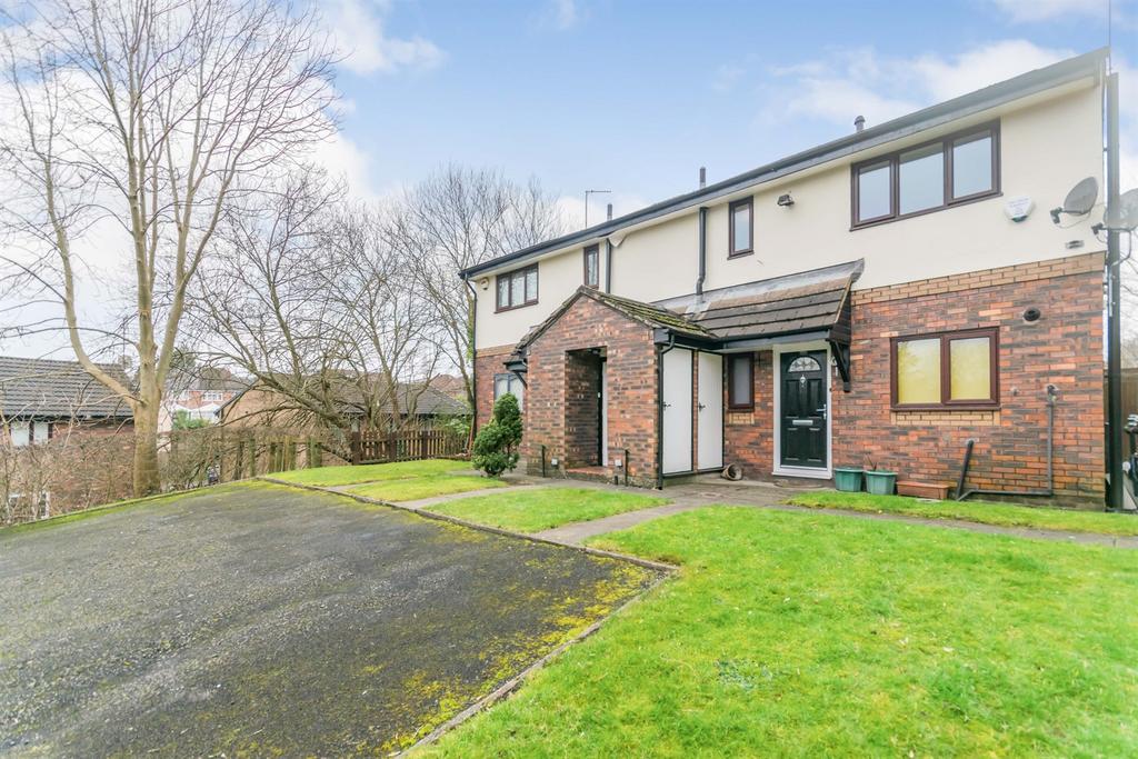 Watkins Drive, Prestwich, Manchester... 1 bed apartment £750 pcm (£