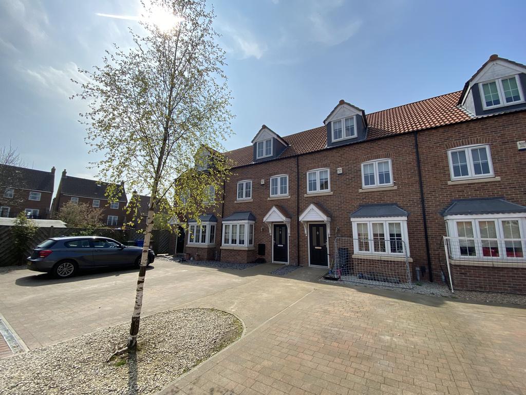 Priory Close, Nafferton 3 bed terraced house £700 pcm (£162 pw)