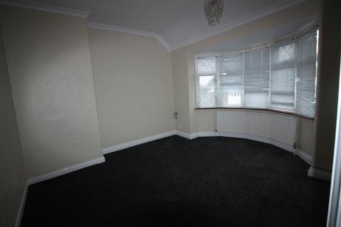 3 bedroom semi-detached house to rent, Fairford Road,Kingstanding,Birmingham