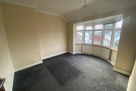 3 bedroom semi-detached house to rent, Fairford Road,Kingstanding,Birmingham