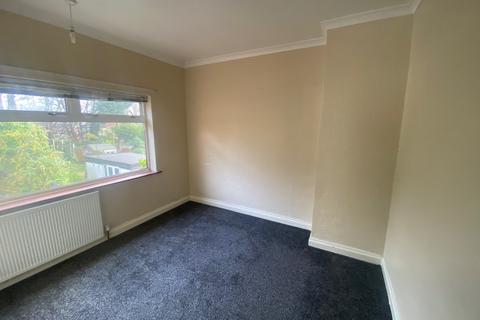 3 bedroom semi-detached house to rent, Fairford Road,Kingstanding,Birmingham