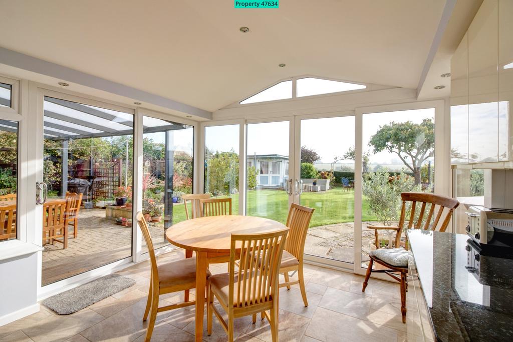 Kitchen breakfast room dining area