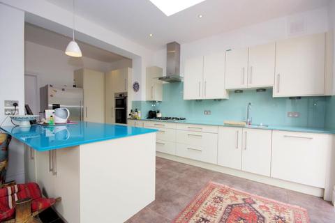 21 Chislehurst Avenue, London, N12 0HU