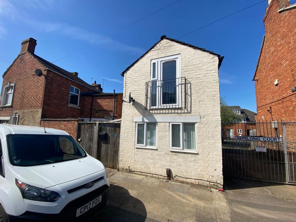 Semilong Road, Semilong, Northampton NN2 6BQ 1 bed barn conversion £
