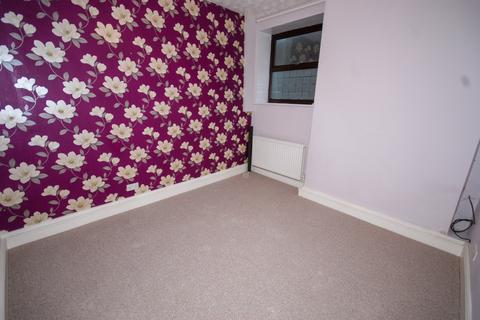 2 bedroom flat to rent - West Road, Buxton, SK17