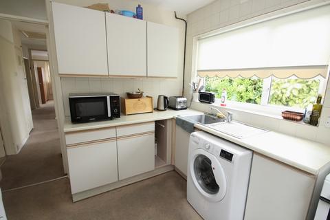 1 Lynne Close, Orpington, BR6 6BS