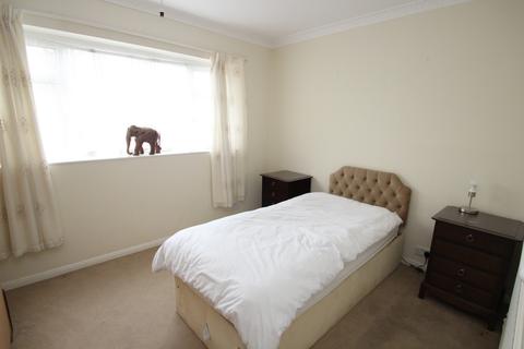 1 Lynne Close, Orpington, BR6 6BS