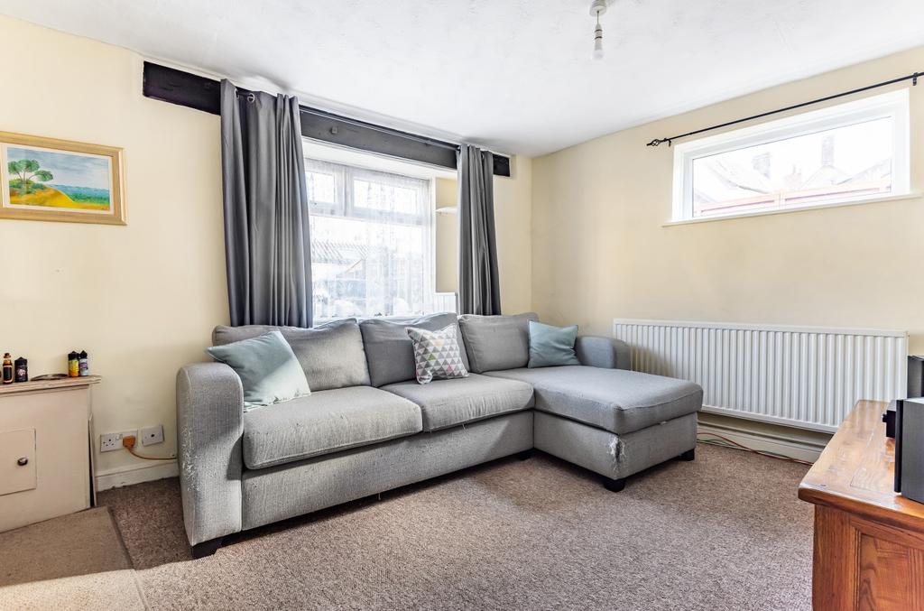 Sitting room 1 jpg