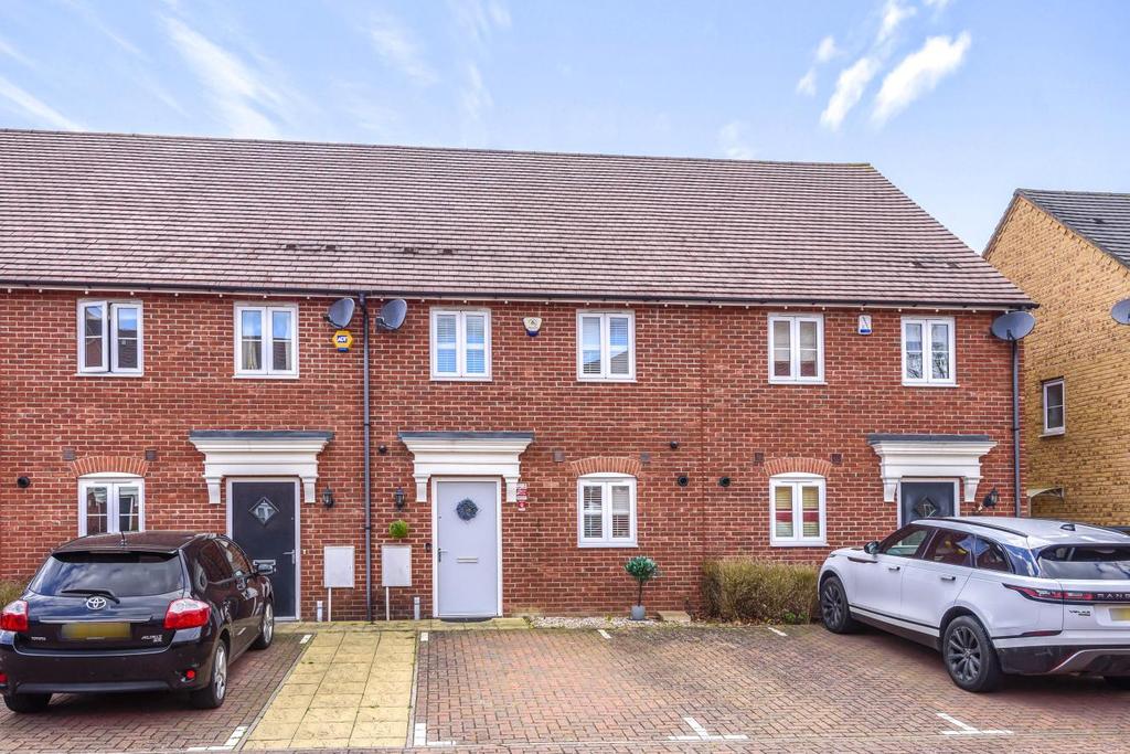 Lewis Mews, Chislehurst 3 bed terraced house £550,000