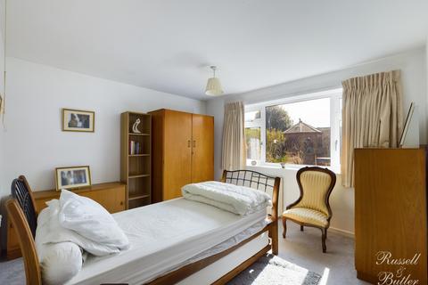 3 bedroom detached bungalow for sale - Manor Park, Maids Moreton