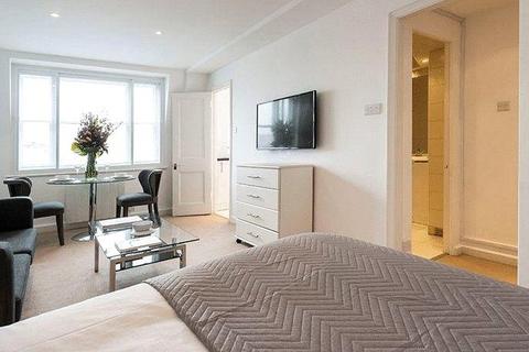 Studio to rent, Hill Street, Mayfair, London, W1J