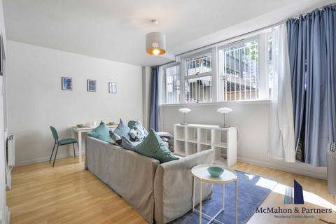2 bedroom flat to rent, Metro Central Heights, 119 Newington Causeway, London, SE1