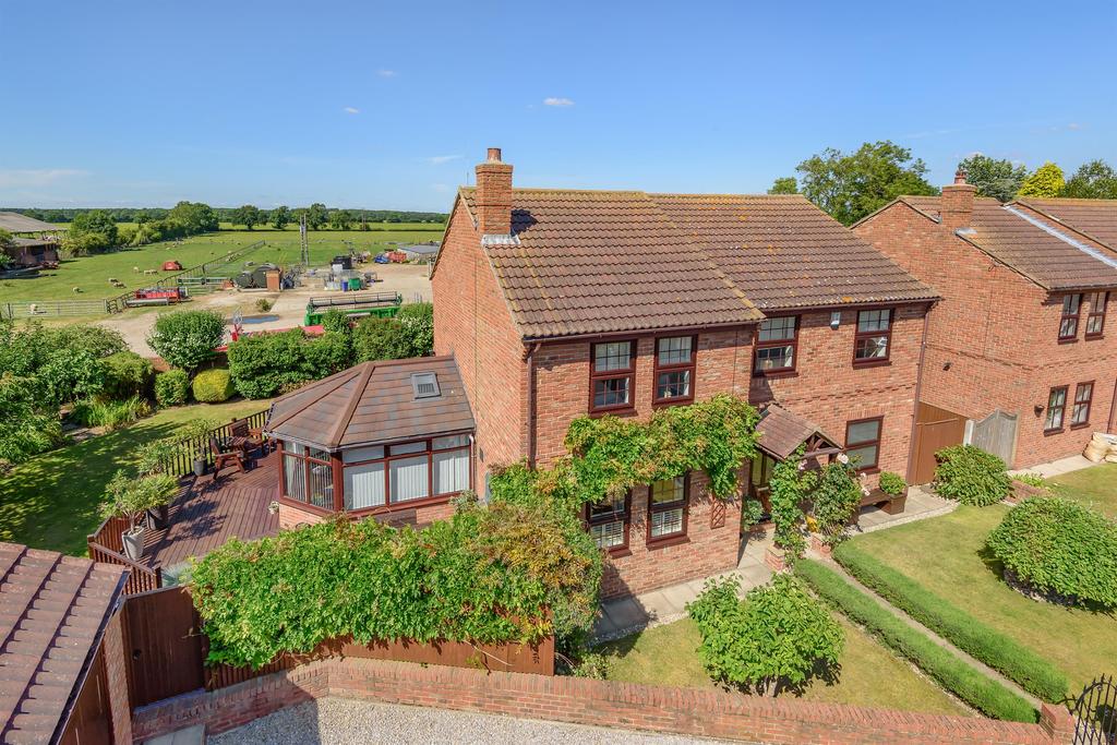 Cornfield House, 1 Princess Drive, West Haddlesey, Selby, YO8 8PY 4 bed