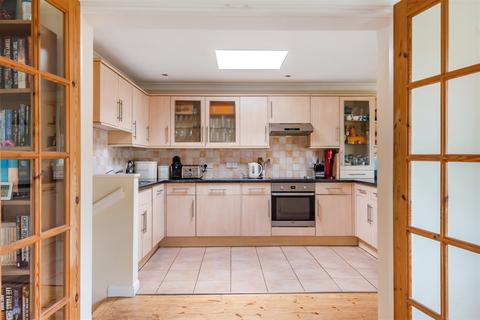 8 Greenfields, Liss, GU33 7EH
