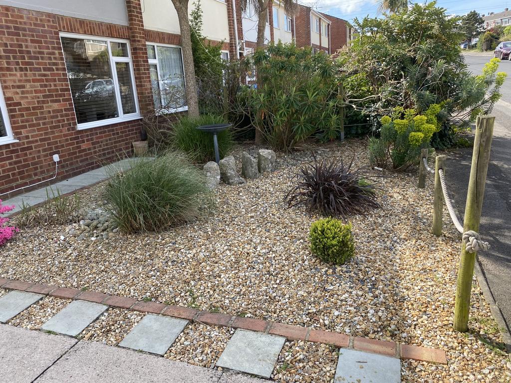 Winston Avenue, Poole BH12 3 bed semidetached house £340,000