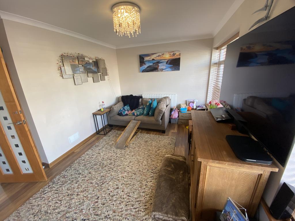 Winston Avenue, Poole BH12 3 bed semidetached house £340,000