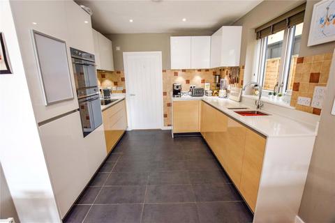 15 Elderberry Close, Romford, RM3 0JY