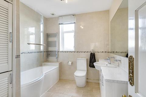 40 Clevedon Road, London, SE20 7QQ