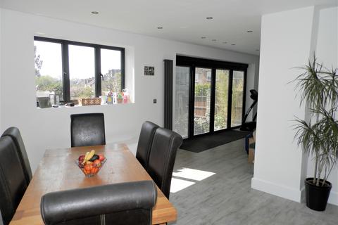 12 Mallard Close, Upminster, RM14 1EL