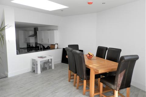 12 Mallard Close, Upminster, RM14 1EL