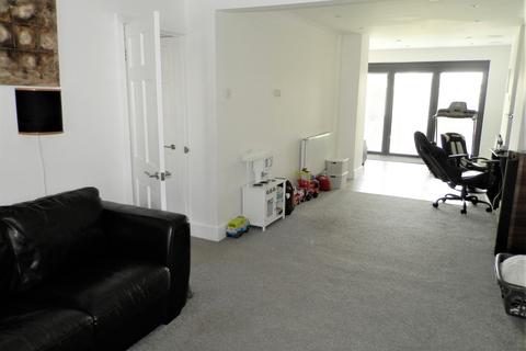 12 Mallard Close, Upminster, RM14 1EL