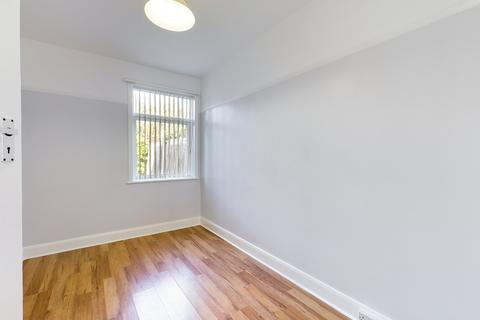 2 bedroom apartment to rent - Dover Road, Portsmouth, Hampshire, PO3