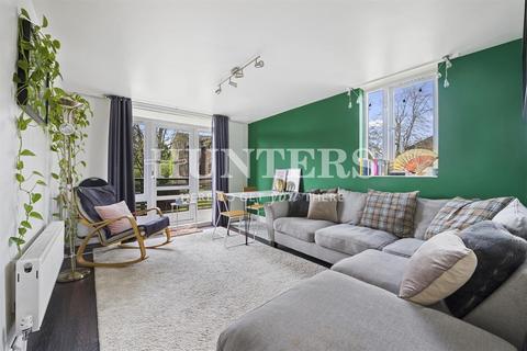 5 Brassey Road, London, NW6 2BE