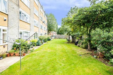 33 Link Way, Denham, Uxbridge, UB9 5NL