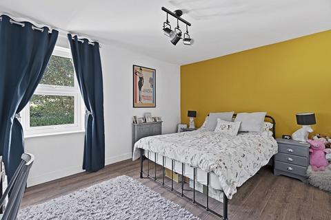 50 Howerts Close, Warsash, Southampton, SO31 9JR