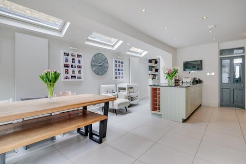 55 Nansen Road, London, SW11 5NS