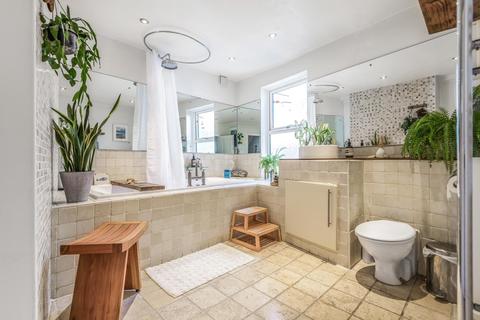 5b Probert Road, London, SW2 1BN