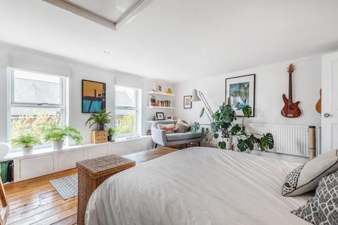 5b Probert Road, London, SW2 1BN