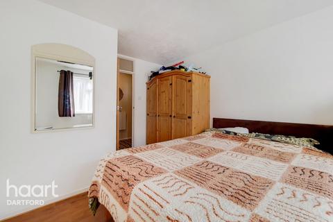 62 Leonard Avenue, Swanscombe, DA10 0EY