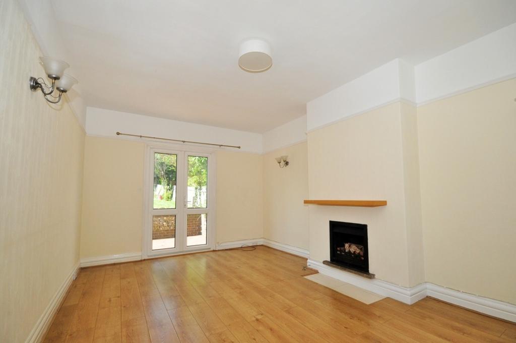 Blenheim Park Road South Croydon CR2 4 bed semidetached house £2,000 pcm (£462 pw)