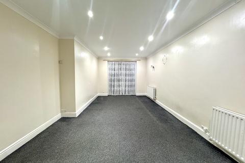 3 bedroom semi-detached house to rent, Commonwealth Avenue, Hayes, Greater London, UB3