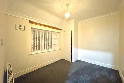 3 bedroom semi-detached house to rent, Commonwealth Avenue, Hayes, Greater London, UB3