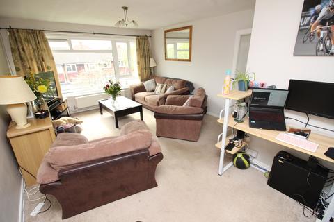 2 bedroom flat for sale - Westbourne Avenue, Cheam SM3