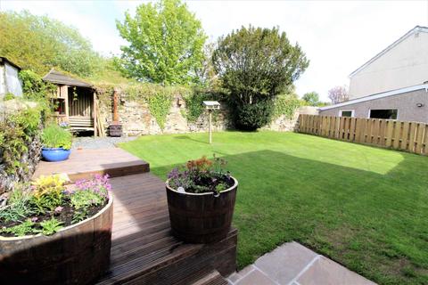 64 Launceston Road, Callington, PL17 7DP