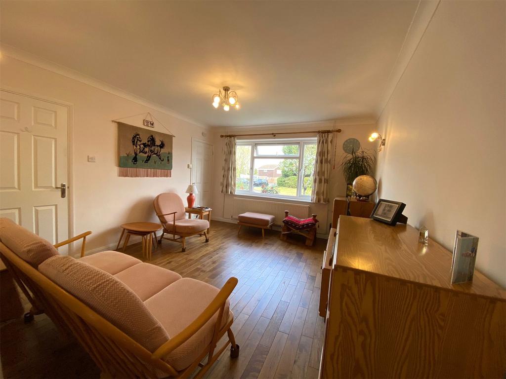 Staplehurst, Bracknell, Berkshire, RG12 3 bed semidetached house £