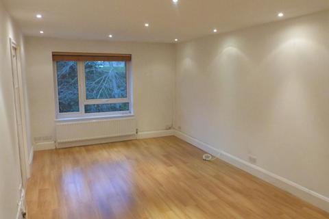2 bedroom flat to rent, Montana Close, Sanderstead, South Croydon, Surrey, CR2 0AT
